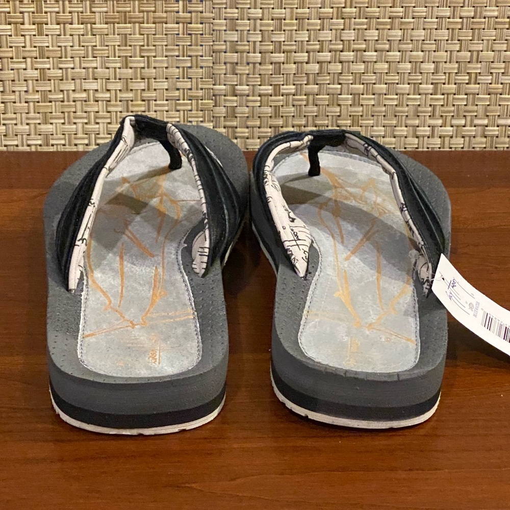 Size 10 SUEDE Guy Harvey Black Flip-Flop Sandals - Picture 5 of 8
